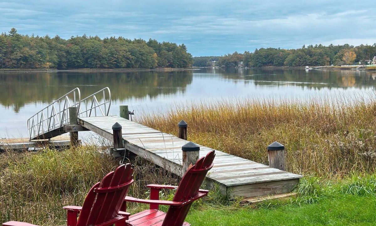 Dover House | Waterfront Oasis~Pool Table~Deck~Dock~Garage