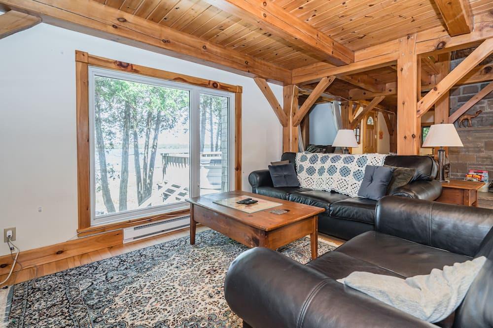 Tobermory Cottage | Waterfront post-&-beam: hot tub & stargaze tower