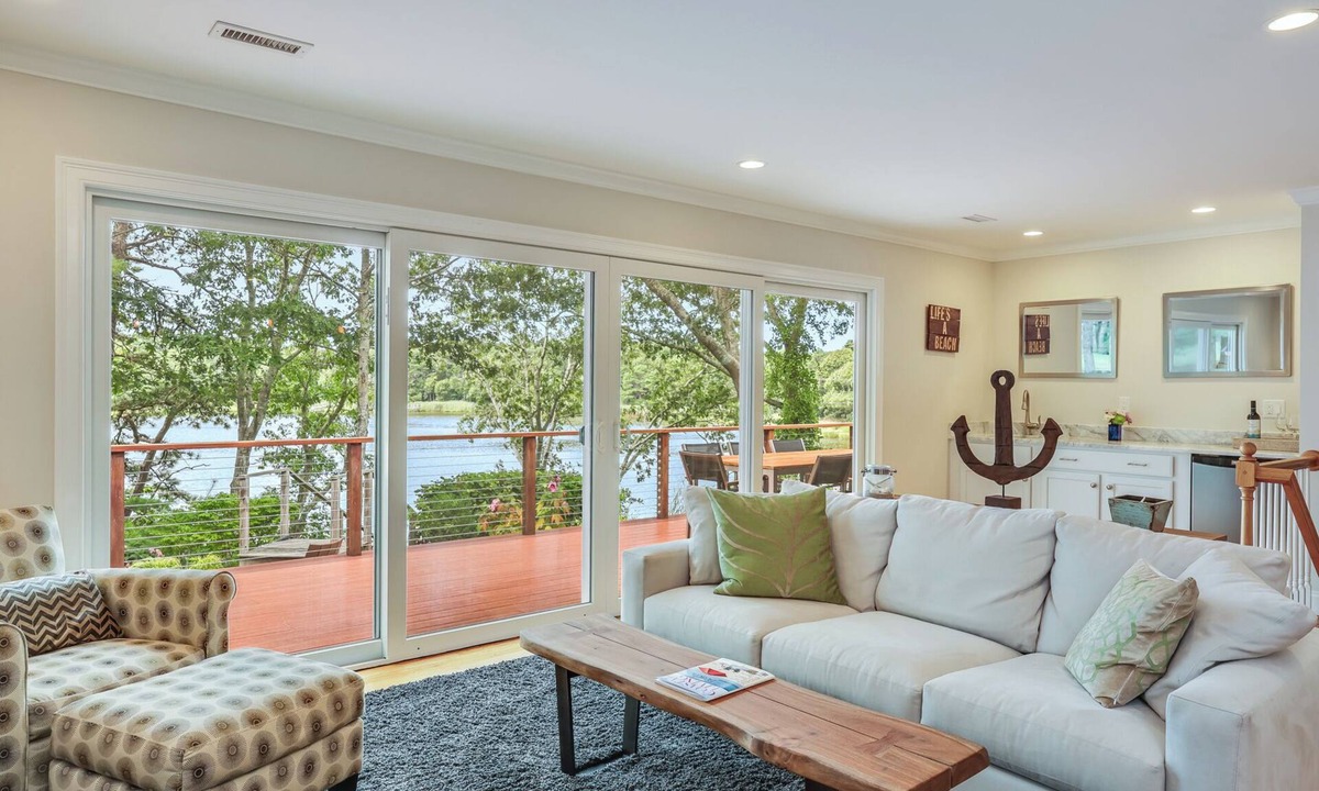 Cotuit House | Waterfront Retreat/Private Dock Kayaks/Beach Pass