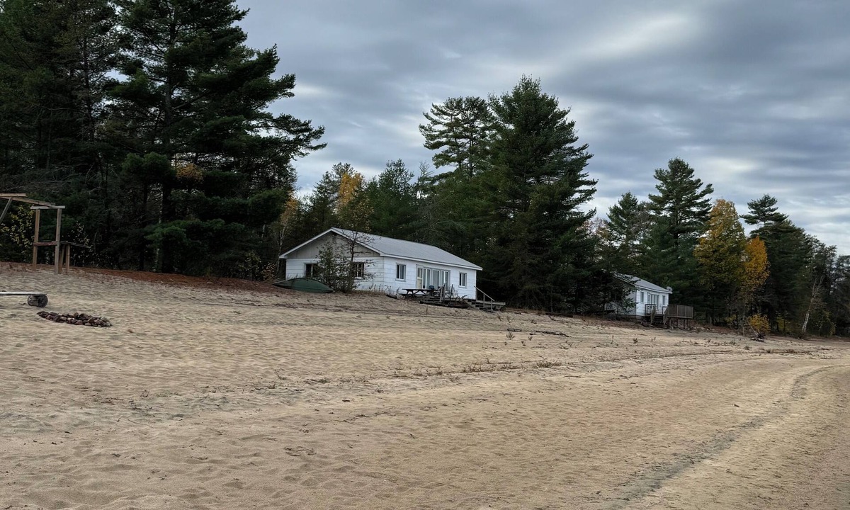 Westmeath Cottage | Waterfront, Sand Beach Cottage on the Bay- Westmeath, ON