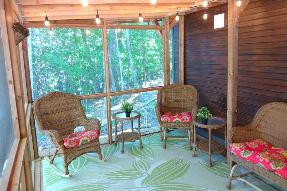 Tay Valley Cottage | WaTERFRoNT TiNY HoUSe NeAR PeRth & an HouR to OttAwA - A Perfect Getaway for Two
