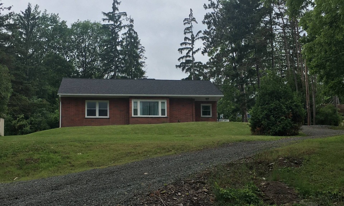 Town of Reading House | Watkins Glen lake view rental