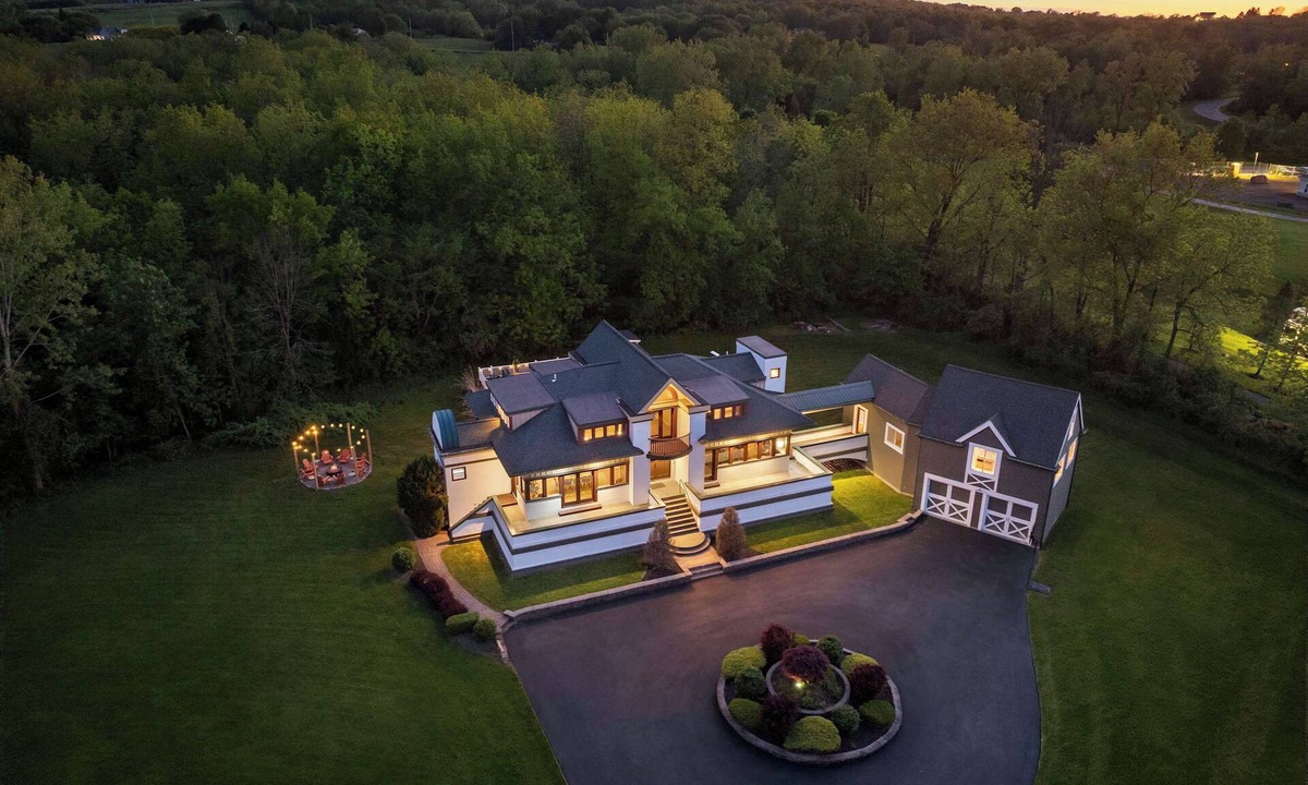 Canandaigua House | Wayfinder House | Game Room Hot Tub Movie Room