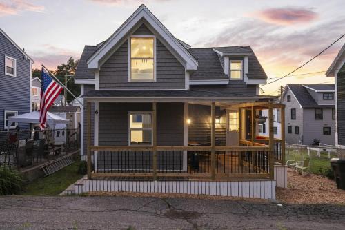 Weirs Beach House | Weirs Beach Cottage - Lake Winnipesaukee Escape