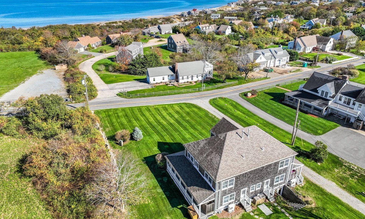 Dennis House | Welcome To A Castle In The Sand - .1 Mile to Corporation Beach