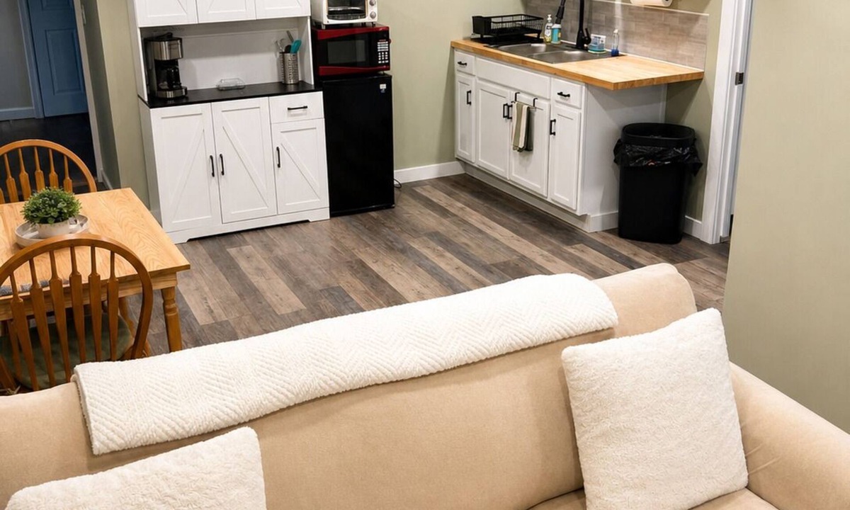 Eastern Vermont Apartment | Welcome to Artistic Charm