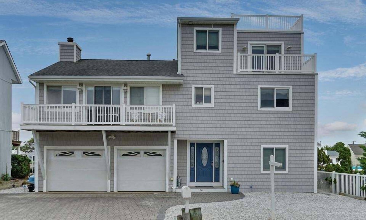 Pebble Beach House | Welcome to Paradise Peninsula! Custom Waterfront in Barnegat with PRIVATE POOL! Sleeps 14!