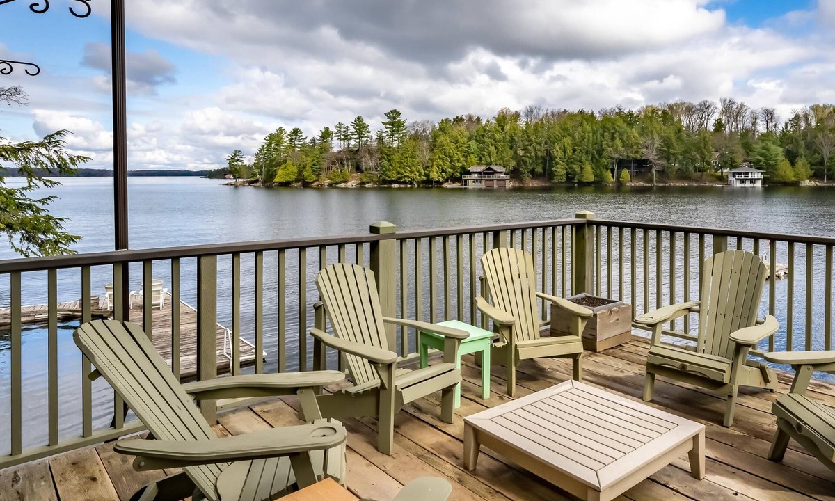 Muskoka Lakes Cottage | Welcoming 4+ bed 3 bath cottage on South Lake Rosseau! Boathouse! Sunsets!