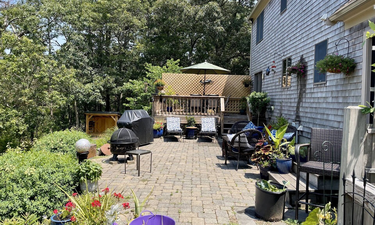 Dennis House | Well Appointed Home Abutting Conservation Close to Town and Beaches! (2364)