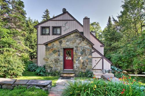 West Dover House | West Dover Vacation Rental w/Hot Tub Near Mt Snow