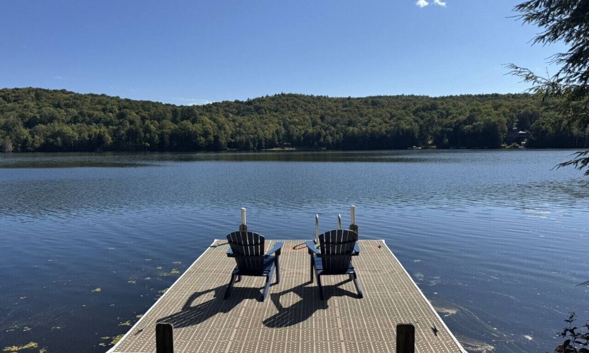 Wilmington House | West Lake Cottage Lake Raponda Cottage- Dock, Kayaks, Paddleboard
