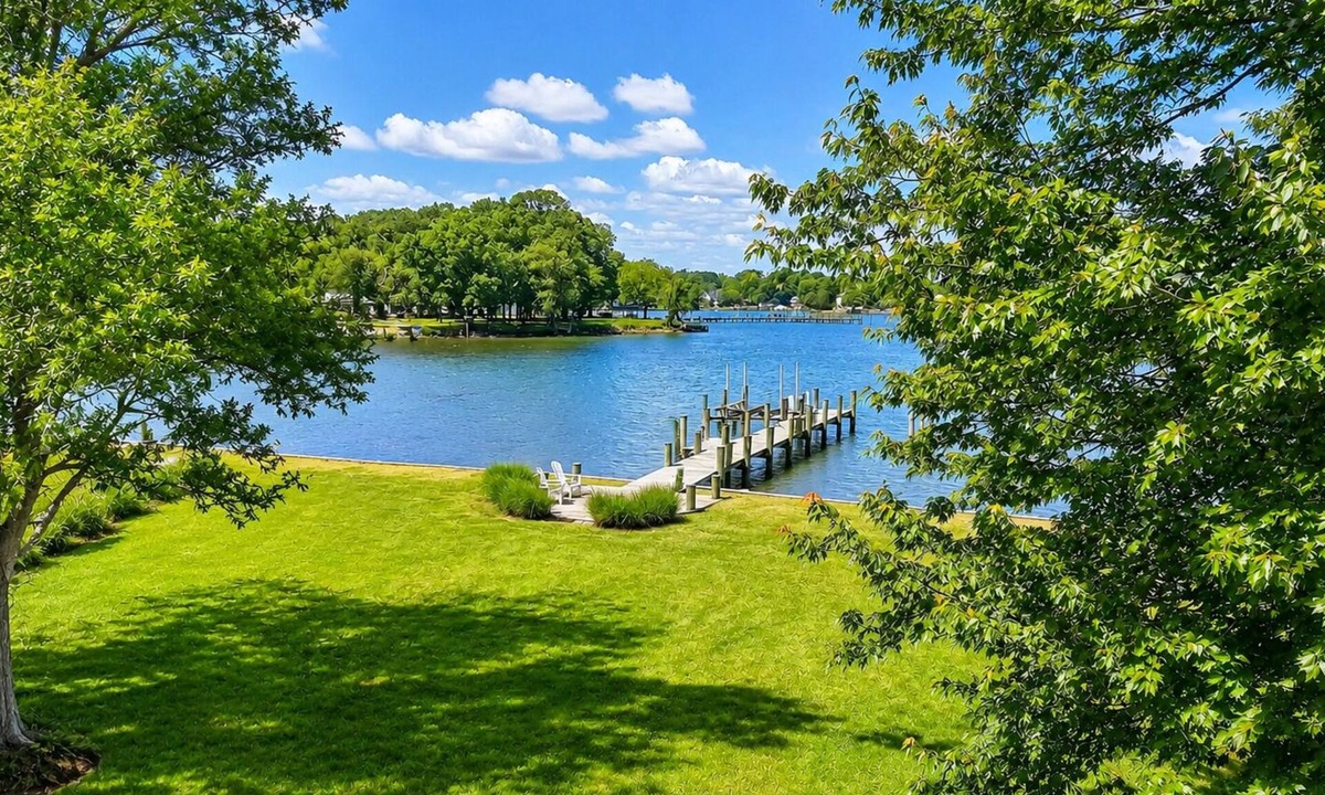 Shady Side House | West River Waterfront Escape with Boat Lift, Kayaks & Bay Views