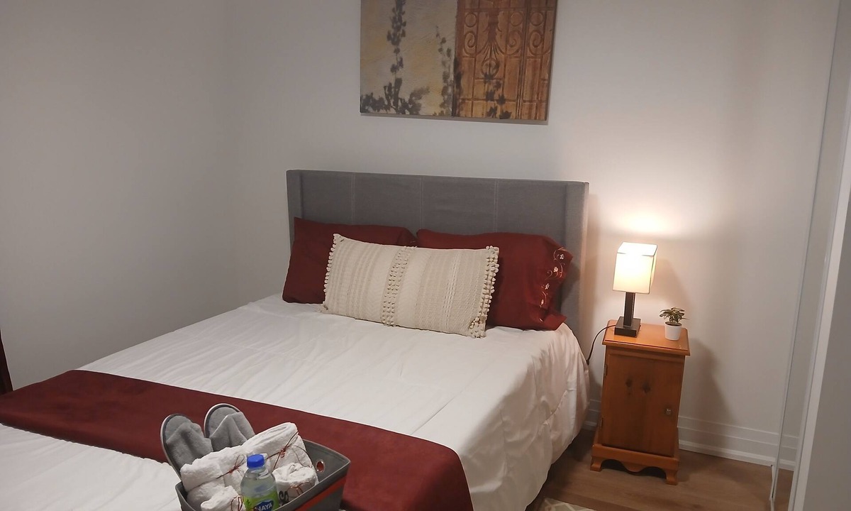 Whitby House | Whitby 2BR escape l Near Thermea spa l Iroquois sport centre l 401 l Downtown