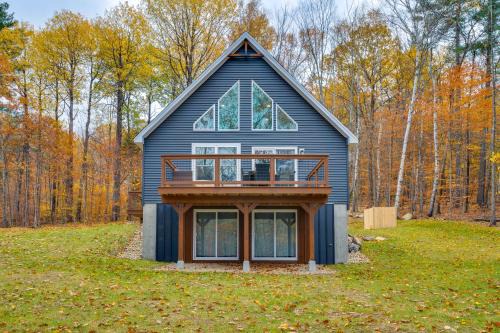 Campton House | White Mtns Holiday Home! Cabin 1 Mi to Skiing