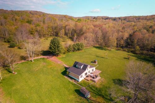 Parksville House | Wildwoods Dog-Friendly Catskills Retreat