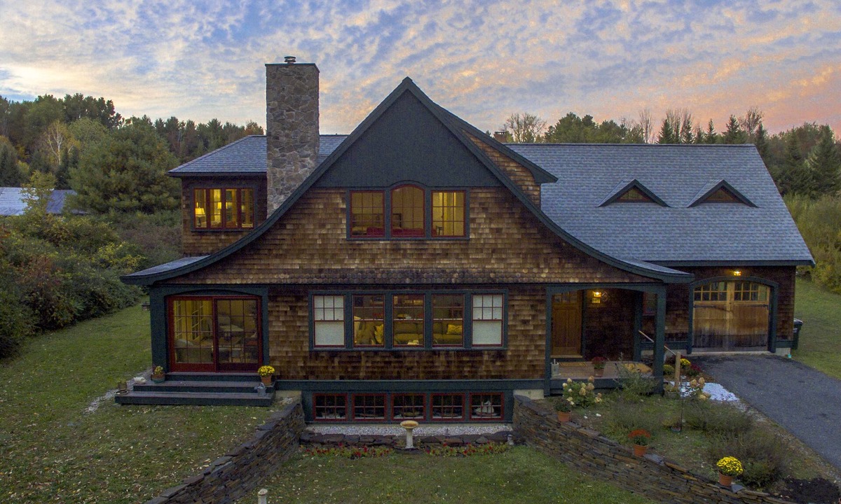 Lenox Dale House | *Winter Special* Lovely Home on Golden Hill