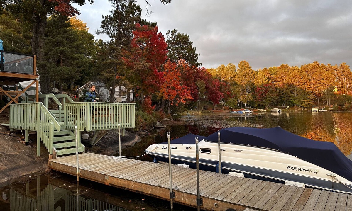 Havelock-Belmont-Methuen Cottage | Winter/summer paradise family Cottage. Cosy getaway. Water front skidoo trail