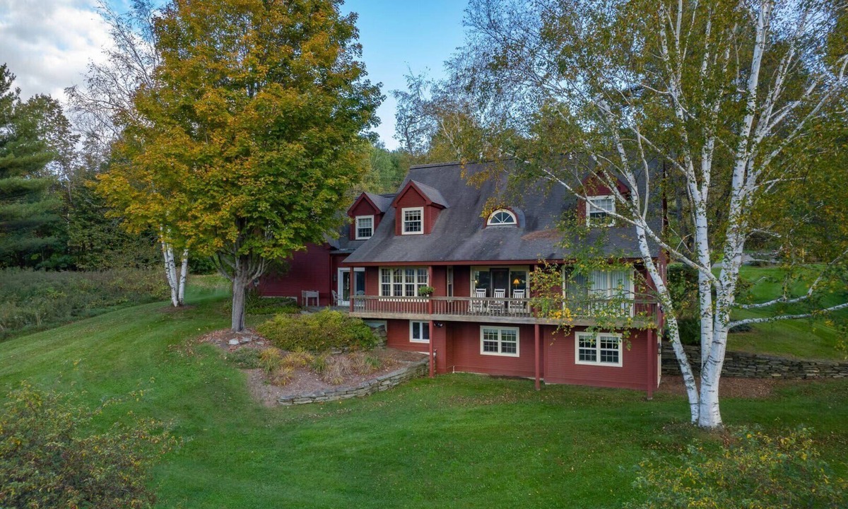 Quechee House | Winterfound Farm, Full Farmhouse & Barn for Groups