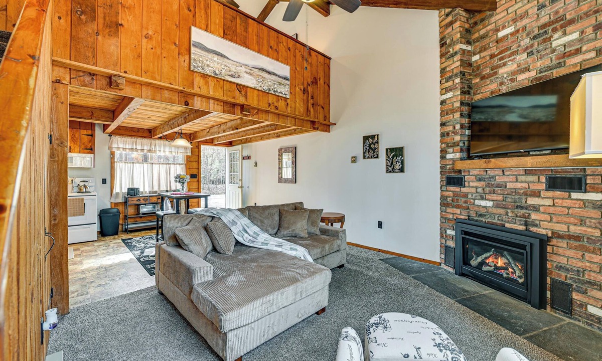Oak Hill House | Woodland Views: Romantic Hudson Valley Hideaway