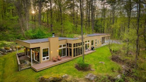 Housatonic House | Woodland Zen by AvantStay