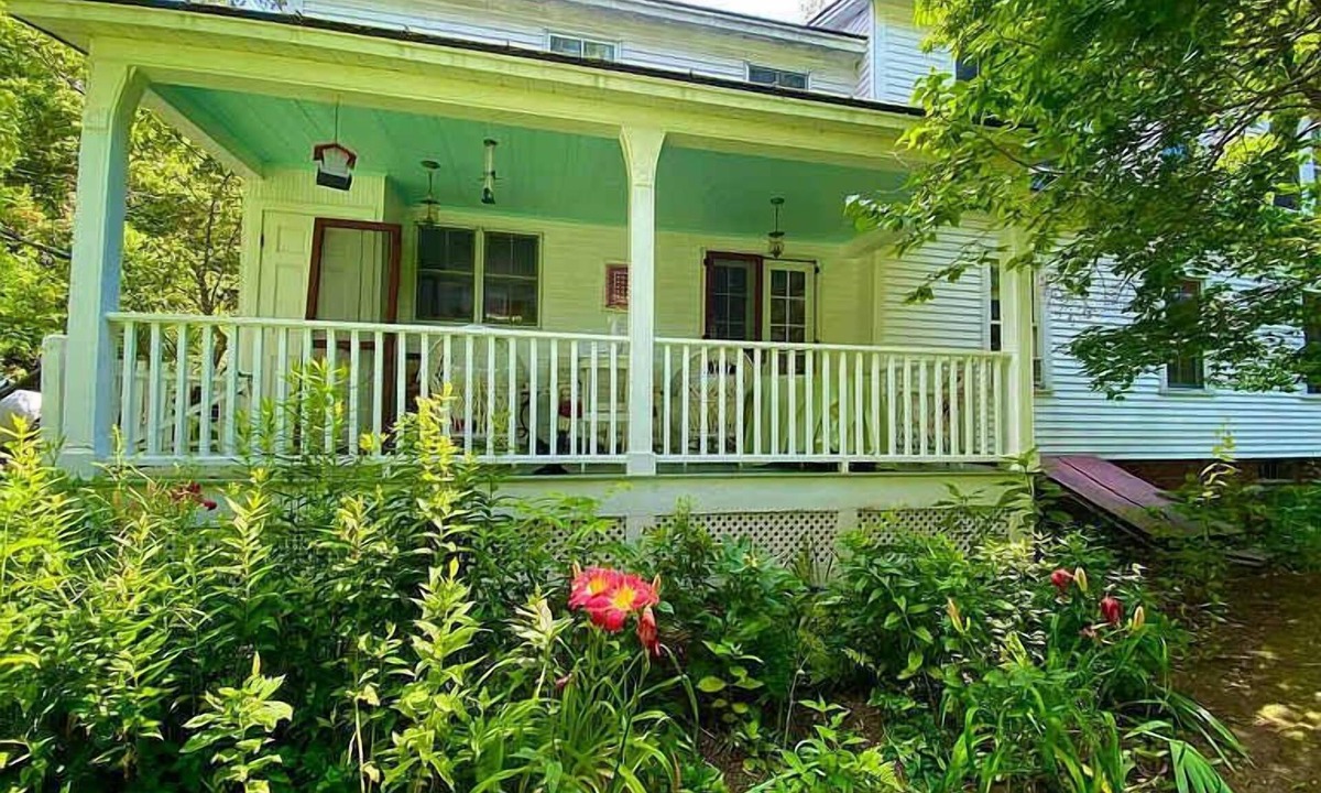 Woodstock House | Woodstock Trail Cottage near Mt. Peg Trail