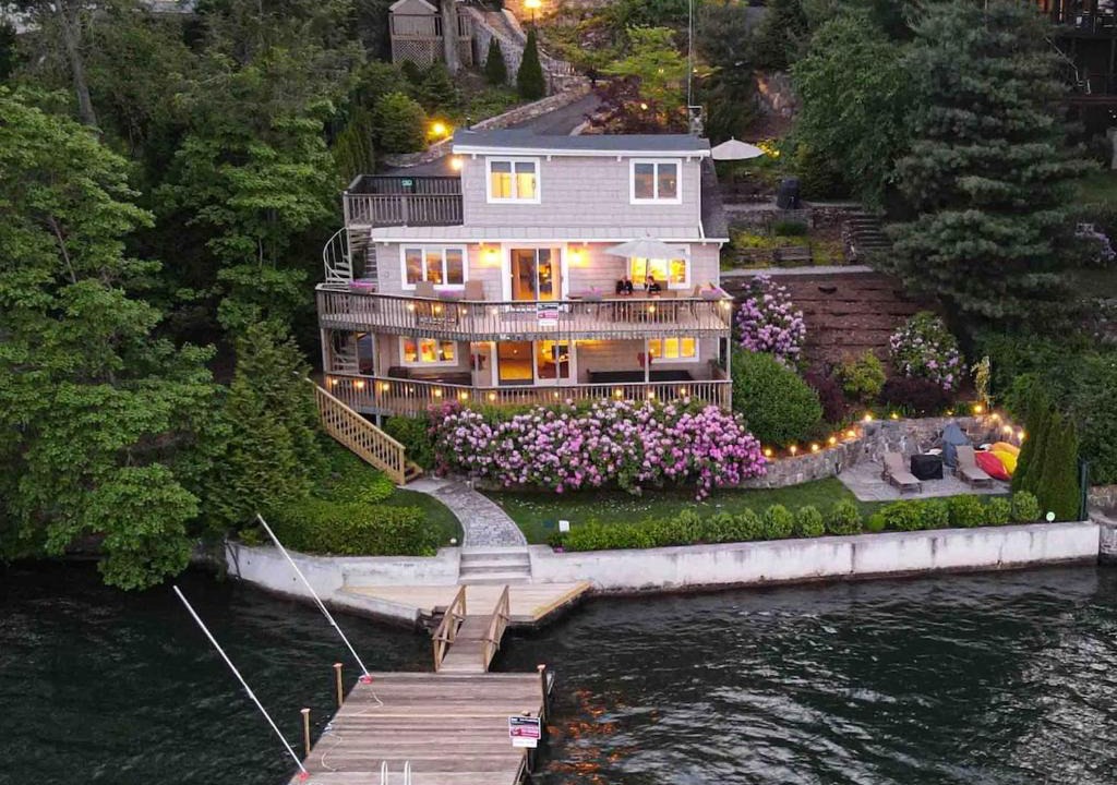 New Fairfield House | Worth Every Step -A LakeFront Escape - Priv Floating Dock, Kayaks