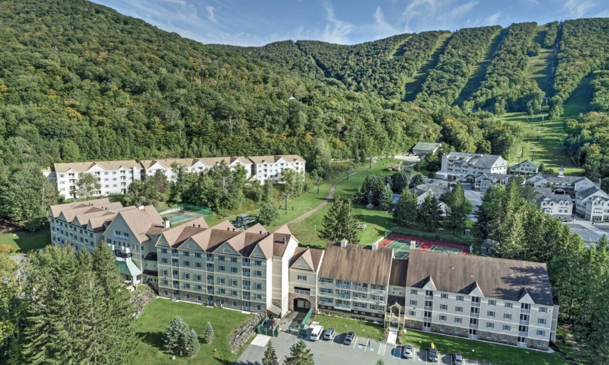 Hancock Resort | Wyndham Bentley Brook-Ski In/Out, Pool, Next to Jiminy Peak - Only 25% Deposit!