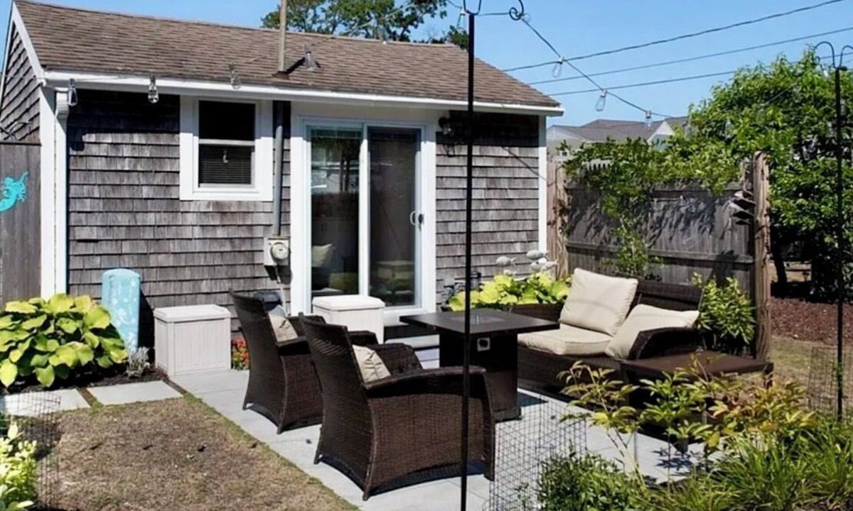 West Yarmouth Cottage | Yarmouth Cottage Steps to Water Park & Near Beach