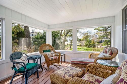 Northwest Harwich House | Your Cape Getaway – Beach Plum Cottage