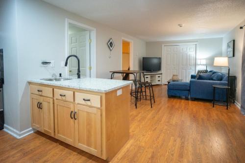Center Apartment | Your home away from home for Comfort & Convenience