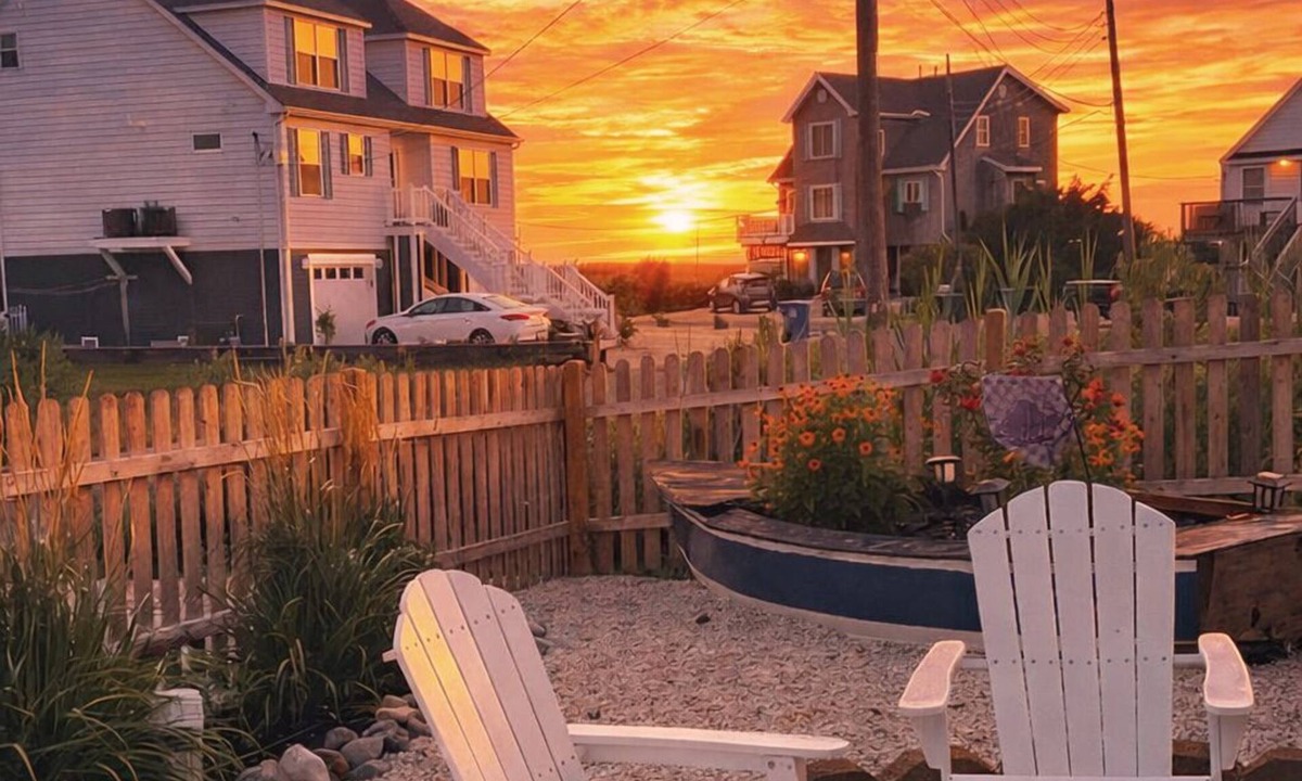 Mud City House | Your LBI Bay Escape. Golden sunsets, beach days, and firepit nights. ☀️🌊