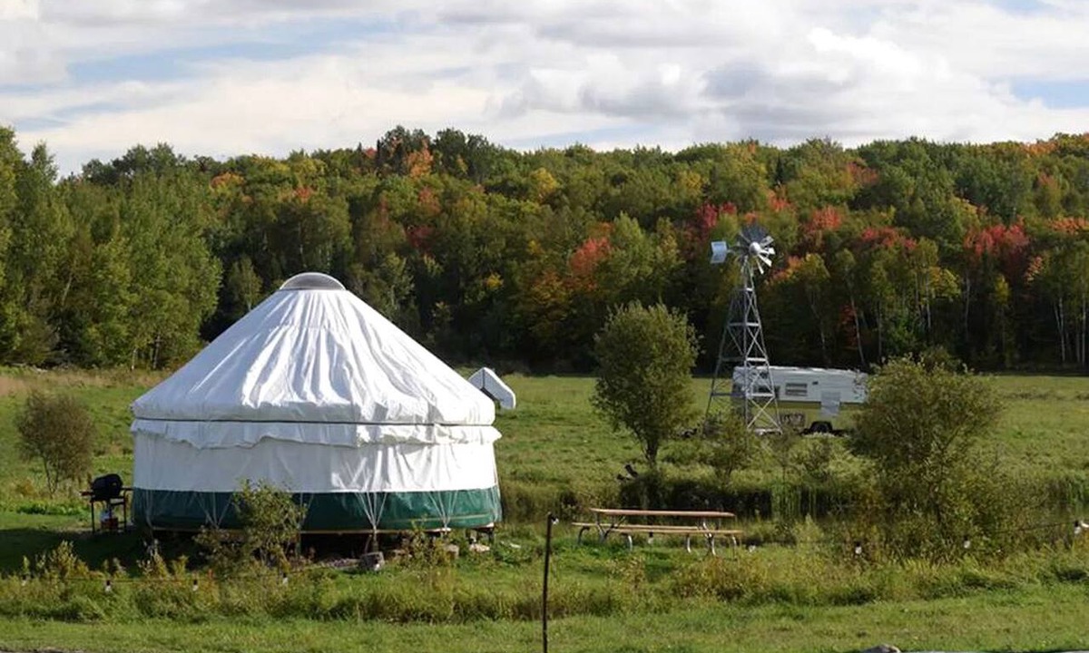 Powassan RV Rental | Yurt with Pond Access for Glamping Escapes in Ontario, Canada