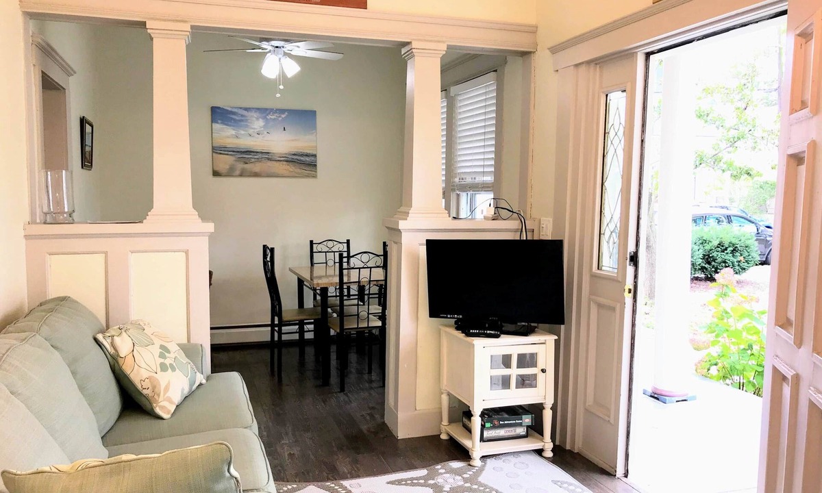 Ocean Grove Apartment | Zephyr Retreat Apt 3 - Park View