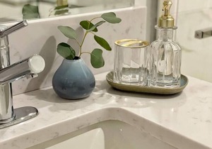 #202 · Yale area-gorgeous, modern studio w/loft #202