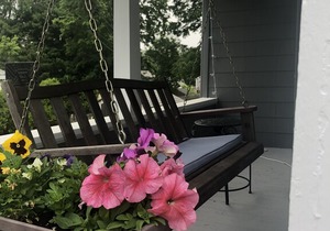 3 Bdrm house in the Willard Beach neighborhood...just a short walk to the beach!