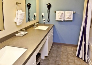 Beautiful 2 bedroom unit at resort, sleeps 6