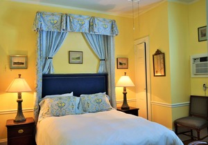 Bellevue Manor