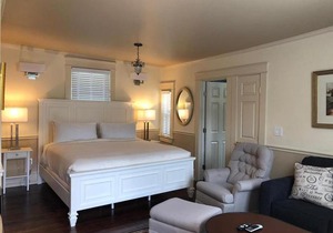 Bellevue Manor
