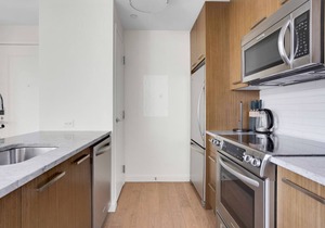 Classic Back Bay 1BR w/W/D & Gym, 2 blocks to T, by Blueground