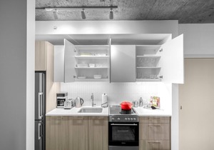 Comfy Kendall Square Studio w/Gym, walk to MIT by Blueground