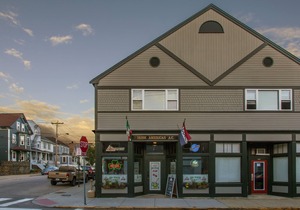 IRISH AMERICAN INN - Cliff Walk - free parking