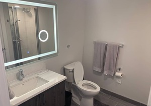 Luxury Studio at Pierce Arrow #6