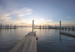 New England Charm - Waterfront 2BR Deluxe w/ Fishing, Sailing, Croquet & More