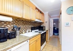Oceanfront Condo with Private Balcony, Beach Access, WiFi & Washer/Dryer in Ocean City