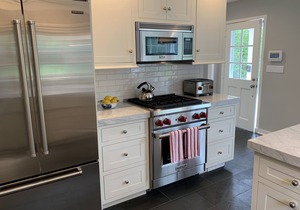 PROPERTY SOLD! NEW LISTING 3952150: Southampton Village Mint 5-BR, Heated Pool