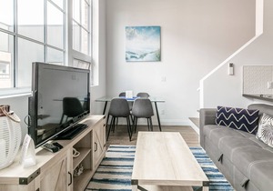 Simply Comfort. UV DISINFECTED 2BR 2 STOREY LOFT. Free Parking.Gym in Hamilton/Canada