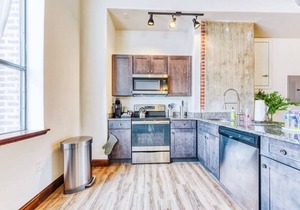 Sosuite | 2BR Apt w W/D, Gym, On-Site Restaurant