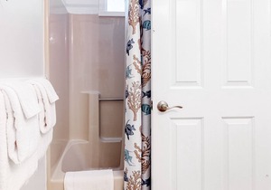 Studio w/patio, kitchenette, partial AC, free WiFi, and shared indoor pool