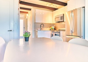 Suite 203: Beautiful 3-Bedroom Beachfront Townhouse