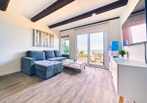 Suite 203: Beautiful 3-Bedroom Beachfront Townhouse